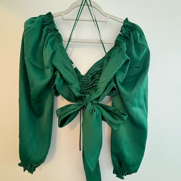 NWT Urban Outfitters green satin crop top with long sleeves - Picture 2 of 4